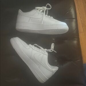 White Sneakers Nike AF 1 like new authentic 8Y women’s 7